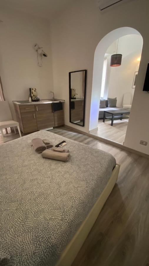 Petros Room Camere 살레르노 외부 사진
